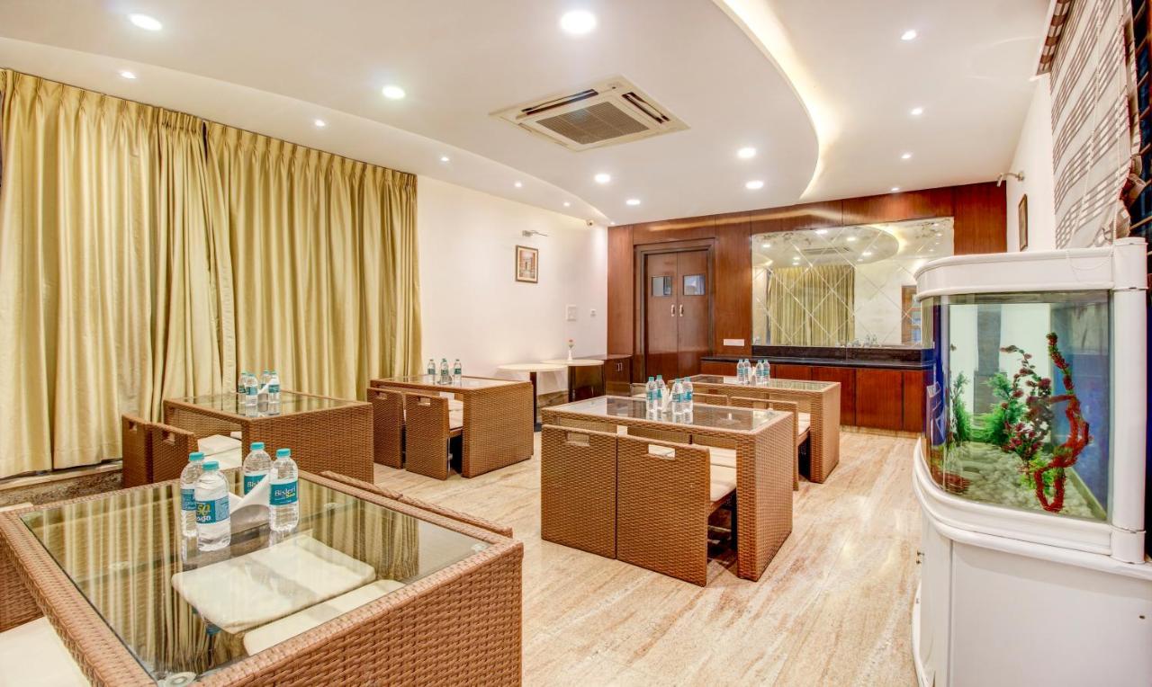 होटल Treebo The Sai Leela R T Nagar 3*